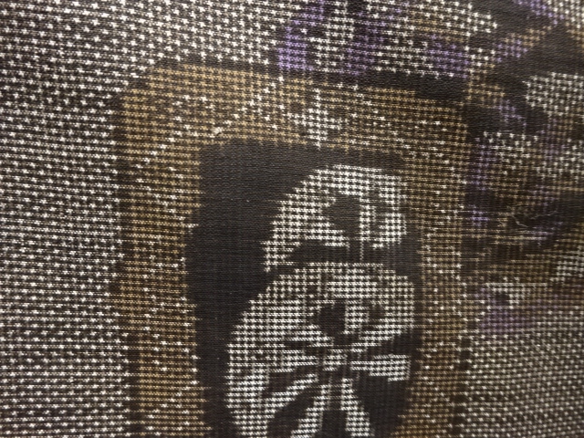  色紙に片輪車模様織出し本場泥大島紬着物（5マルキ）